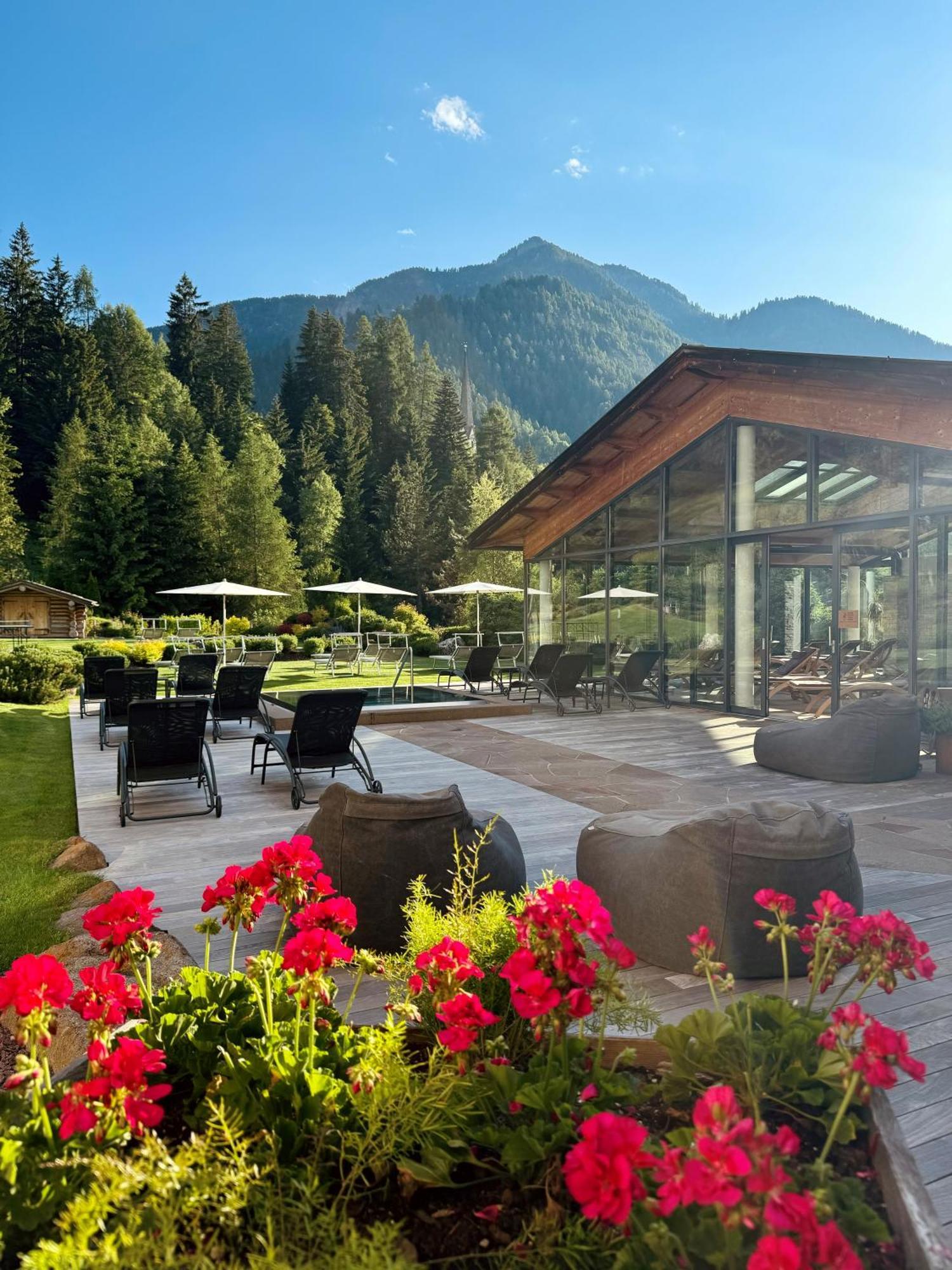 Hotel Arnaria Ortisei Exteriör bild