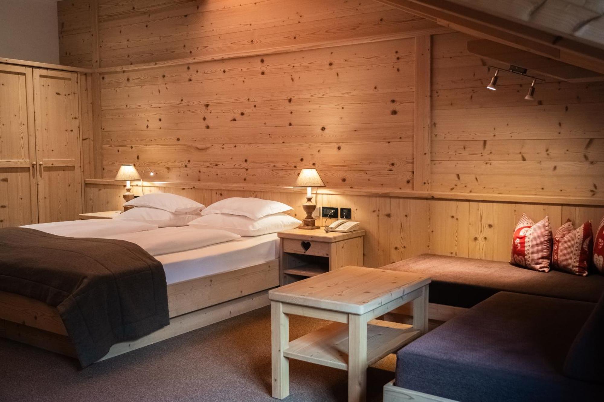 Hotel Arnaria Ortisei Exteriör bild