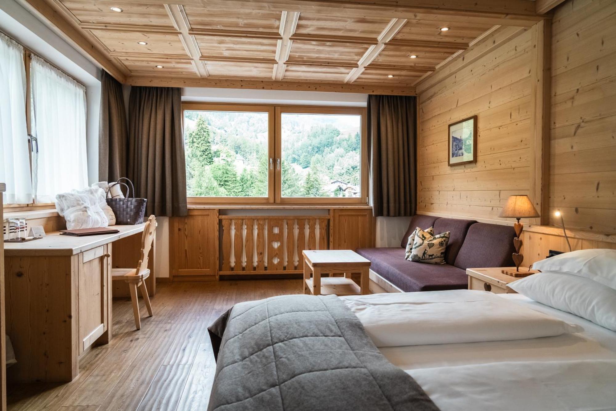 Hotel Arnaria Ortisei Exteriör bild