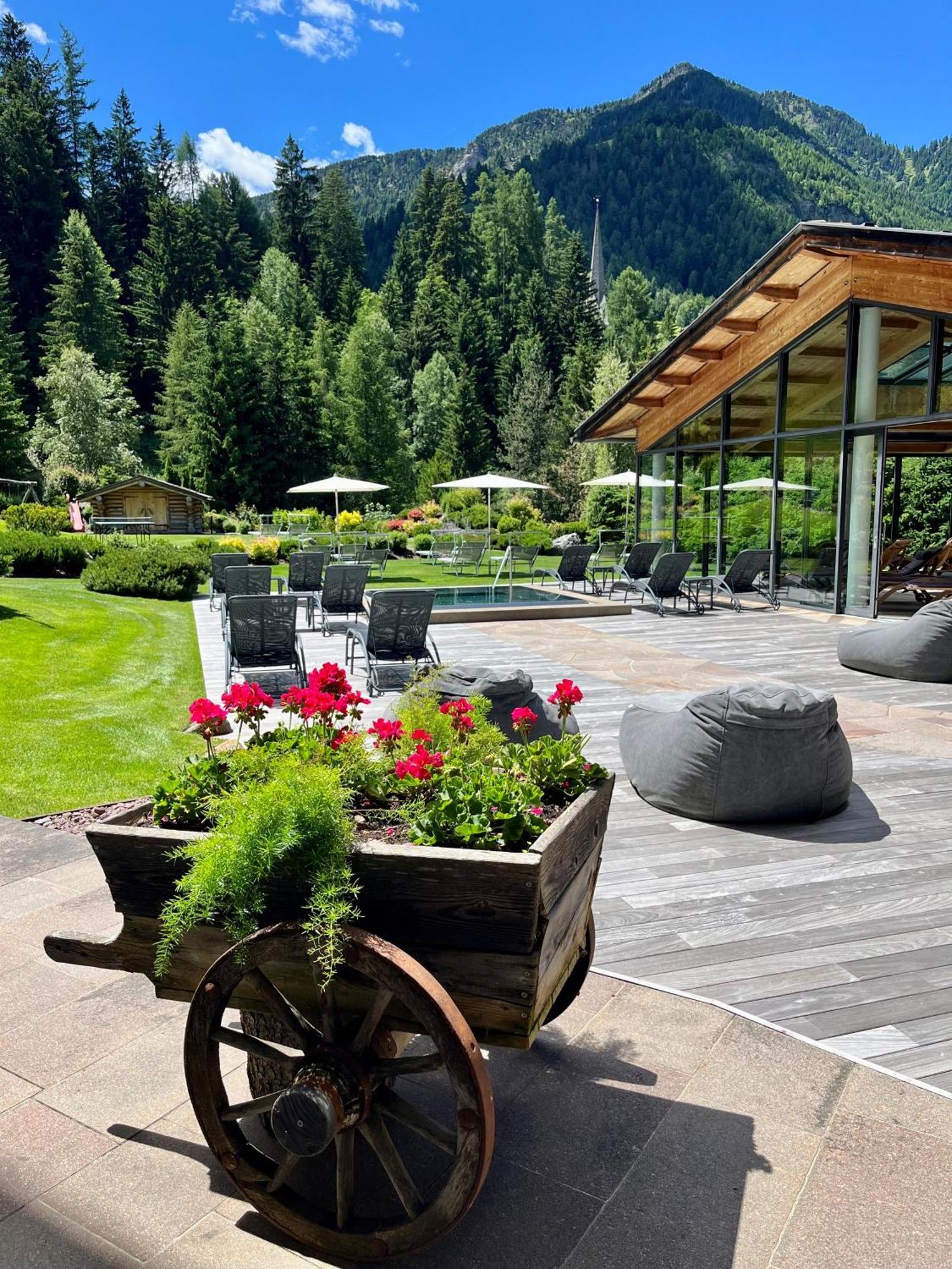 Hotel Arnaria Ortisei Exteriör bild